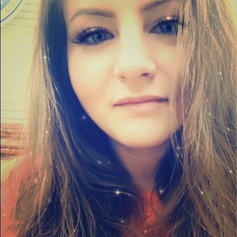 Meet your Posher, Connie